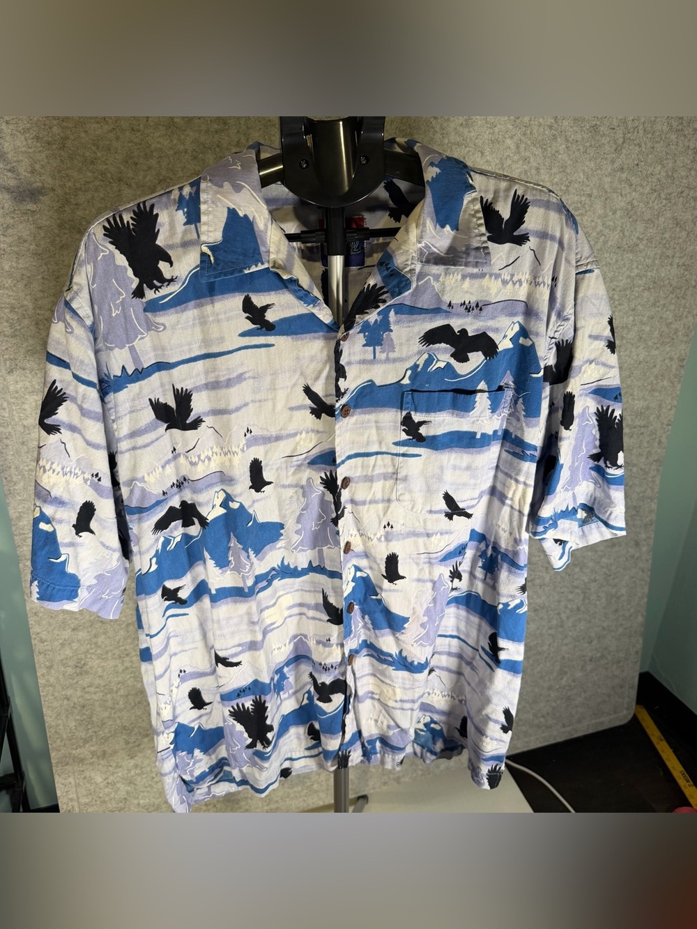 D’em Crazy Blue and Black Eagle Print Short-Sleeve Button-Down Shirt Size XXL